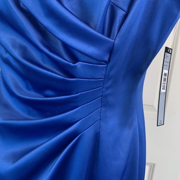 NWT Tahari Royal Blue Satin Evening Ball Gown – A Regal Touch to Your Closet - Picture 6 of 11